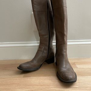Born, Slate gray boots, leather, Size 7, Excellent condition